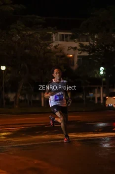 Runner Photo 1703624