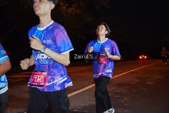 Runner Photo 1703637