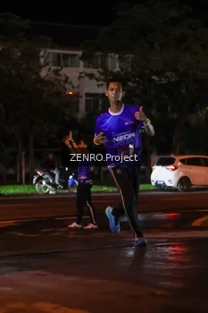 Runner Photo 1703657