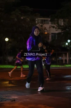 Runner Photo 1703675