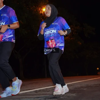 Runner Photo 1703695
