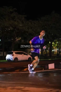 Runner Photo 1703699