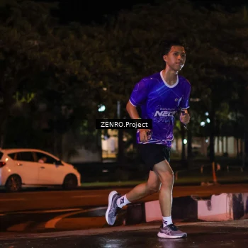 Runner Photo 1703708