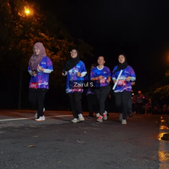 Runner Photo 1703710