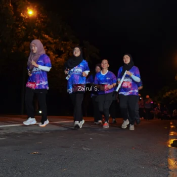 Runner Photo 1703712