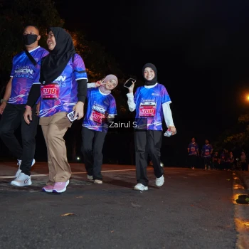Runner Photo 1703774