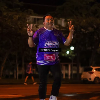 Runner Photo 1703798