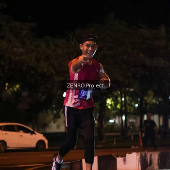Runner Photo 1703831