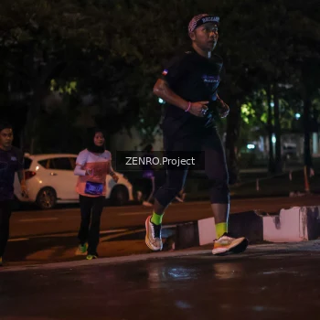 Runner Photo 1703839