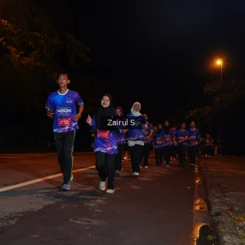 Runner Photo 1703855