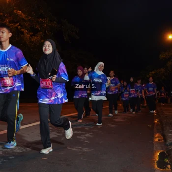 Runner Photo 1703863