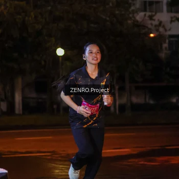 Runner Photo 1703883