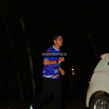 Runner Photo 1703902