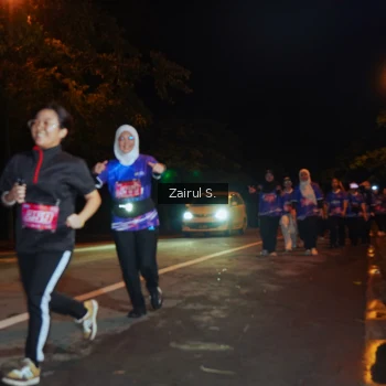 Runner Photo 1703947