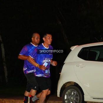 Runner Photo 1703950