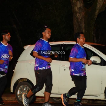 Runner Photo 1703975
