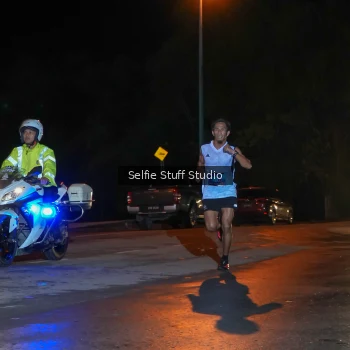 Runner Photo 1704100