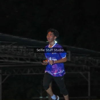 Runner Photo 1704119