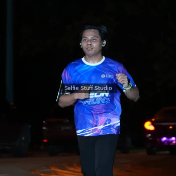 Runner Photo 1704140
