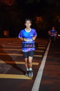 Runner Photo 1704504