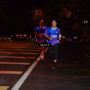 Runner Photo 1704579