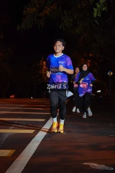 Runner Photo 1704660