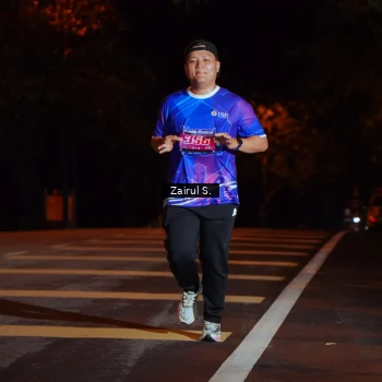 Runner Photo 1704679