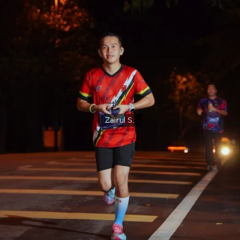 Runner Photo 1704718