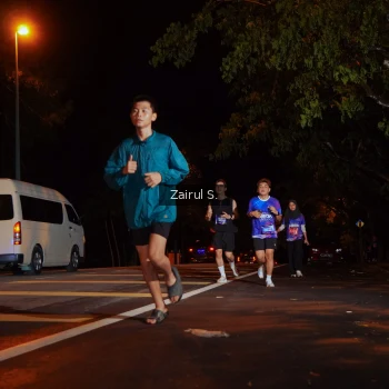 Runner Photo 1704883