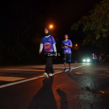 Runner Photo 1704998