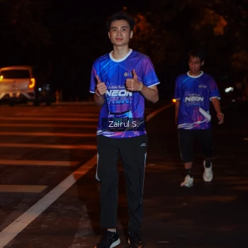 Runner Photo 1705240