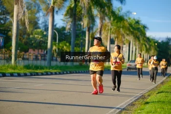 Runner Photo 1705493