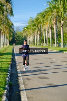 Runner Photo 1705541
