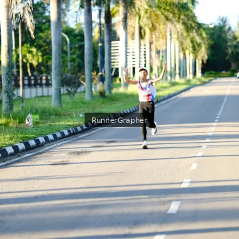 Runner Photo 1705626
