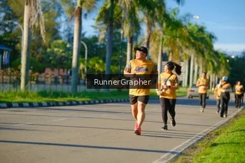 Runner Photo 1705673