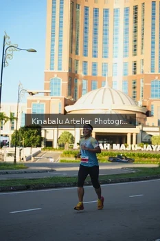 Runner Photo 1705993