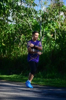 Runner Photo 1706154