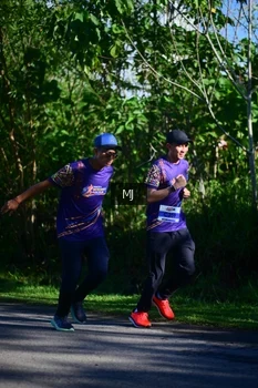 Runner Photo 1706217