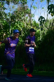 Runner Photo 1706219