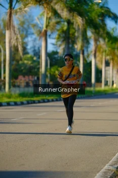 Runner Photo 1706298