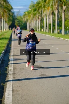 Runner Photo 1706492