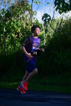Runner Photo 1706495