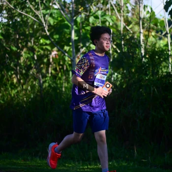 Runner Photo 1706498
