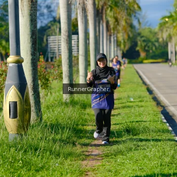 Runner Photo 1706653