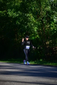 Runner Photo 1706851