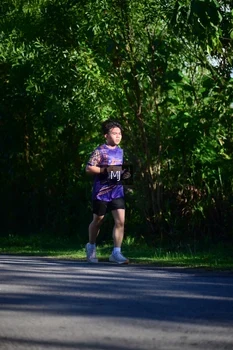 Runner Photo 1706947