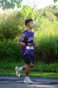 Runner Photo 1707510