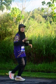 Runner Photo 1707743