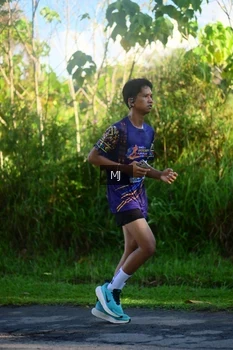Runner Photo 1707765