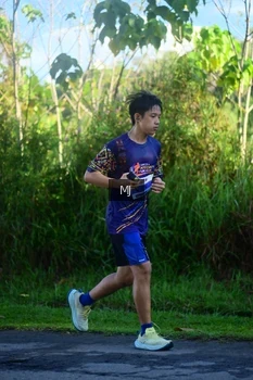 Runner Photo 1707998